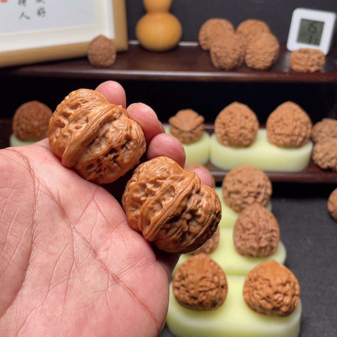 文玩核桃吊坠42平谷元宝