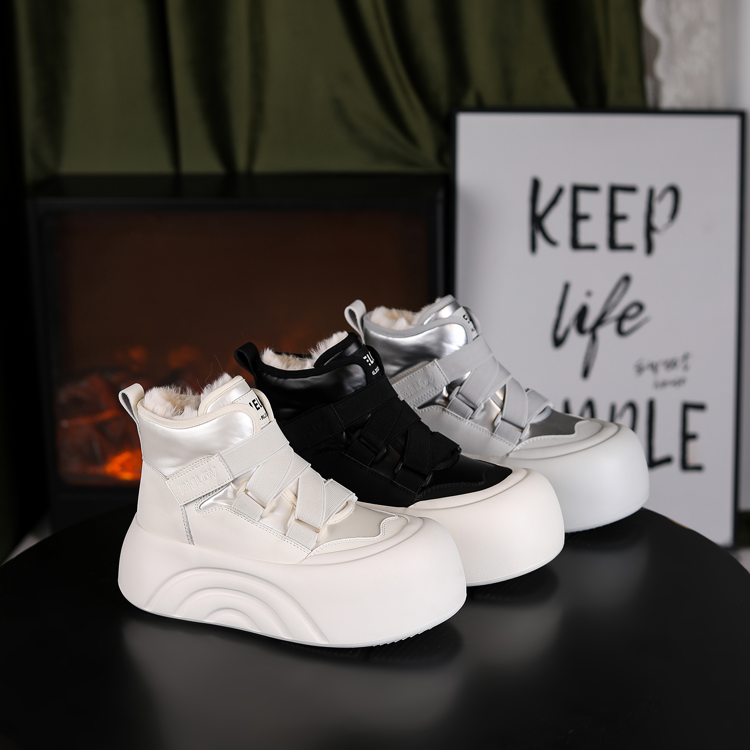 【尺码不多了】 时尚厚底增高6cm潮流百搭女士时尚雪地靴 25133