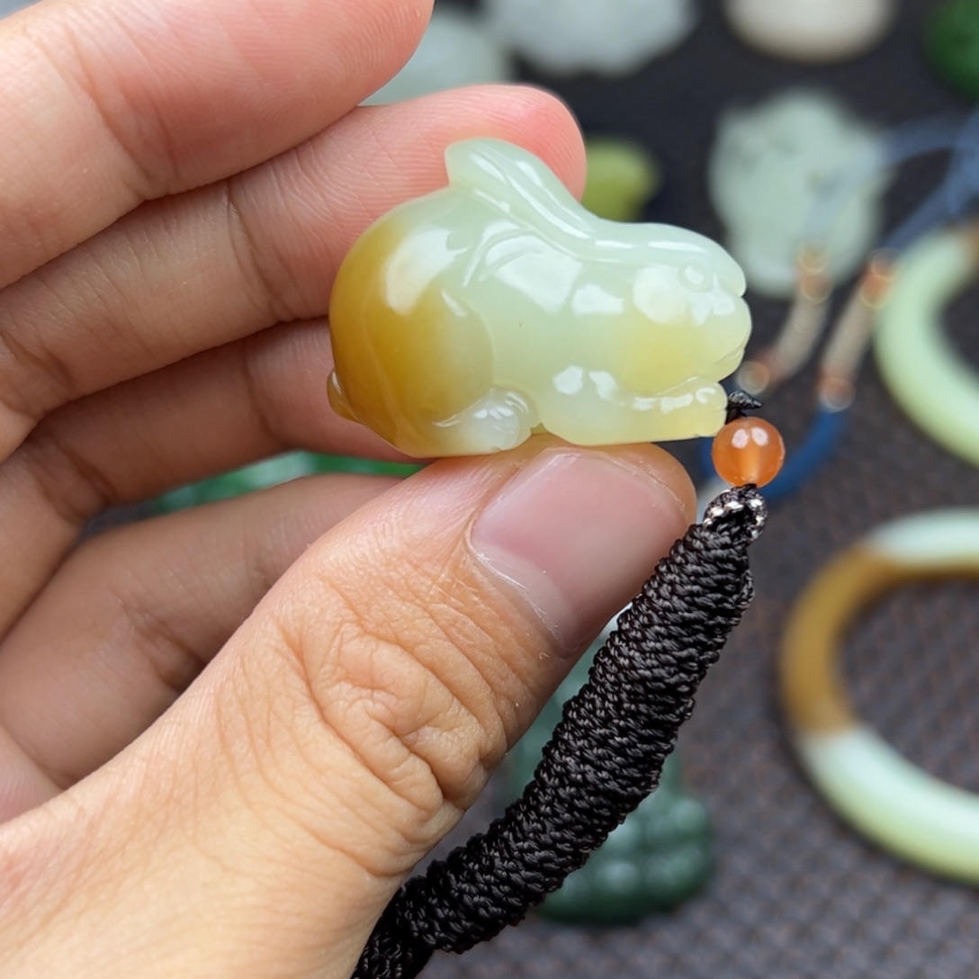 和田玉未镶嵌挂件