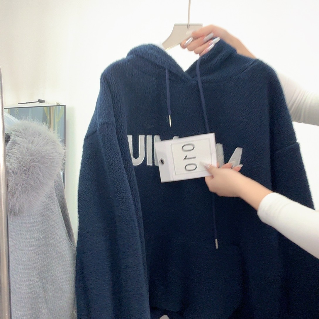 微瑕连帽加绒加厚保暖卫衣