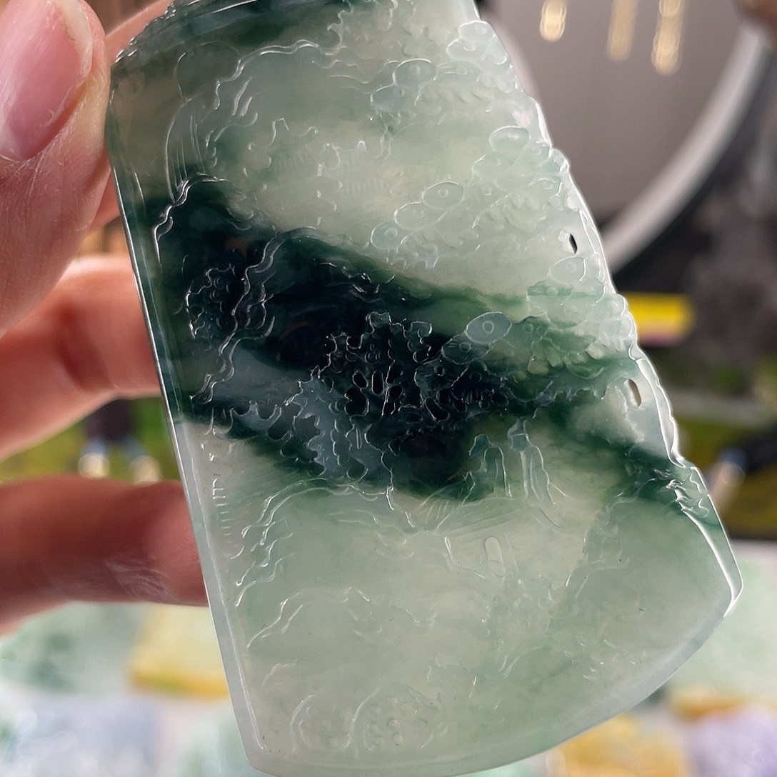 翡翠颈饰未镶嵌山水牌