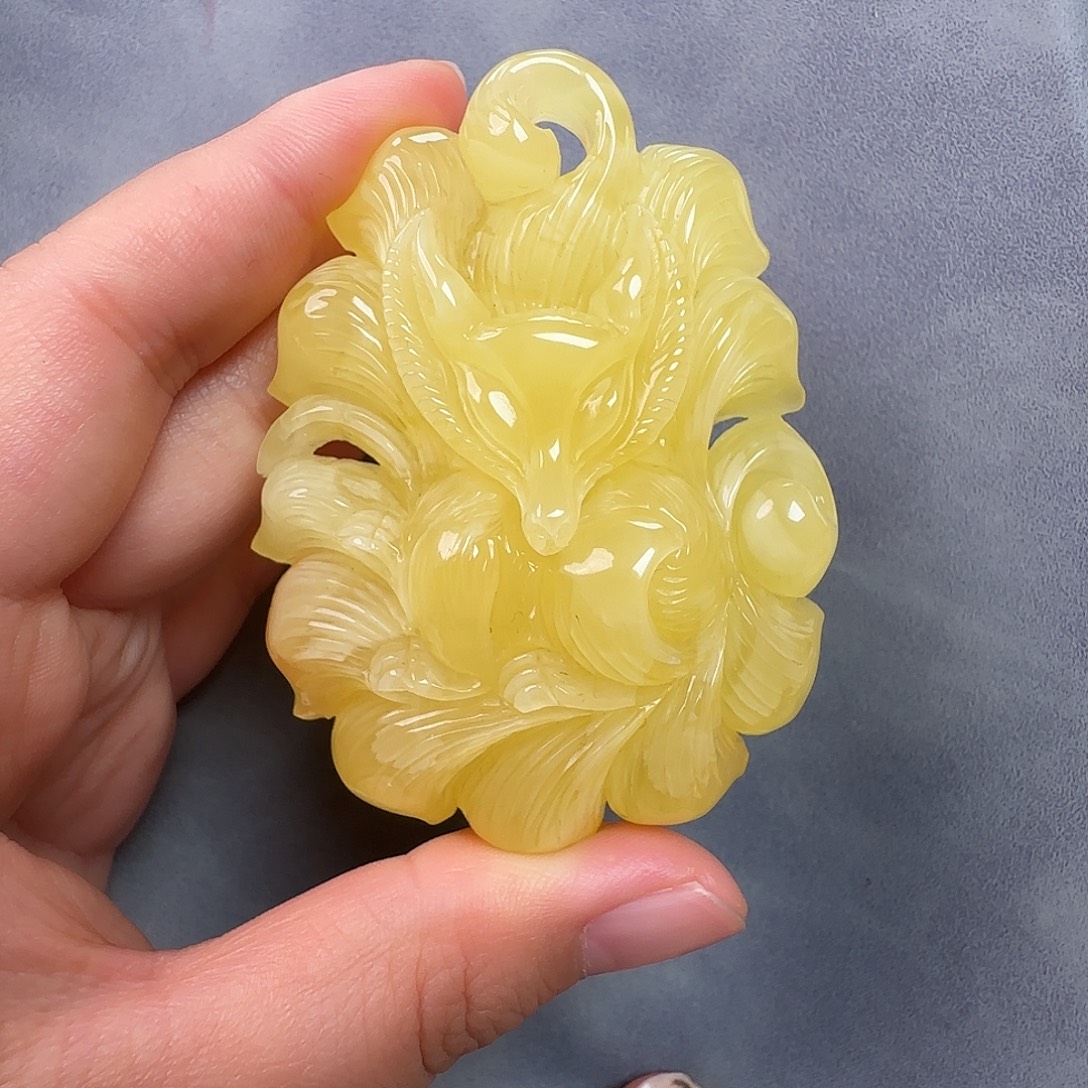 蜜蜡未镶嵌珠宝奇石