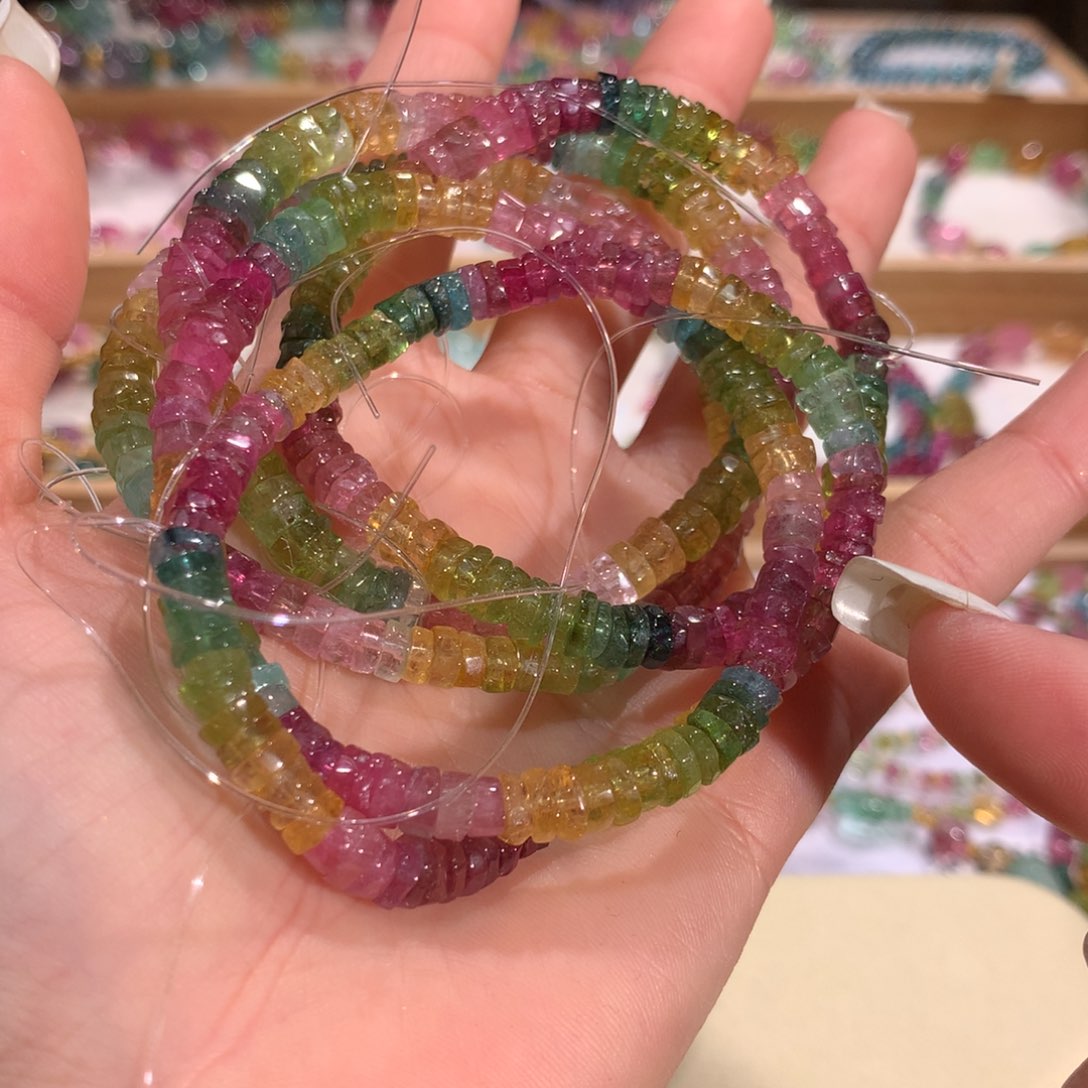碧玺多样性发货一件未镶嵌