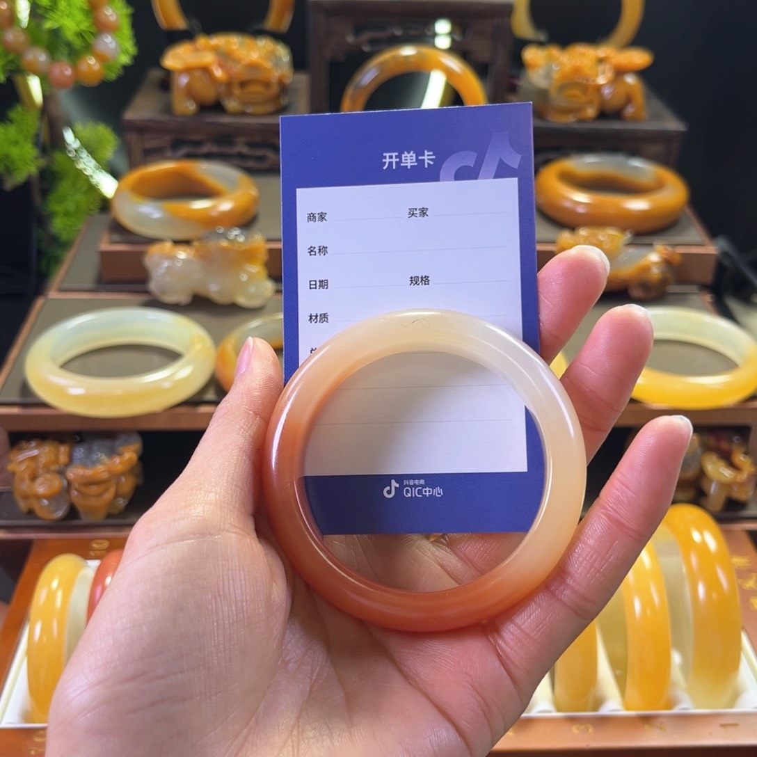 未镶嵌手镯石英质玉雪**开