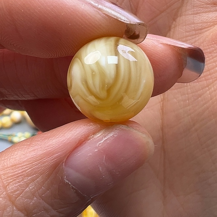 蜜蜡未镶嵌珠宝奇石