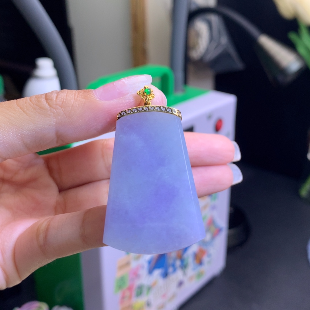 翡翠18K金镶嵌颈饰