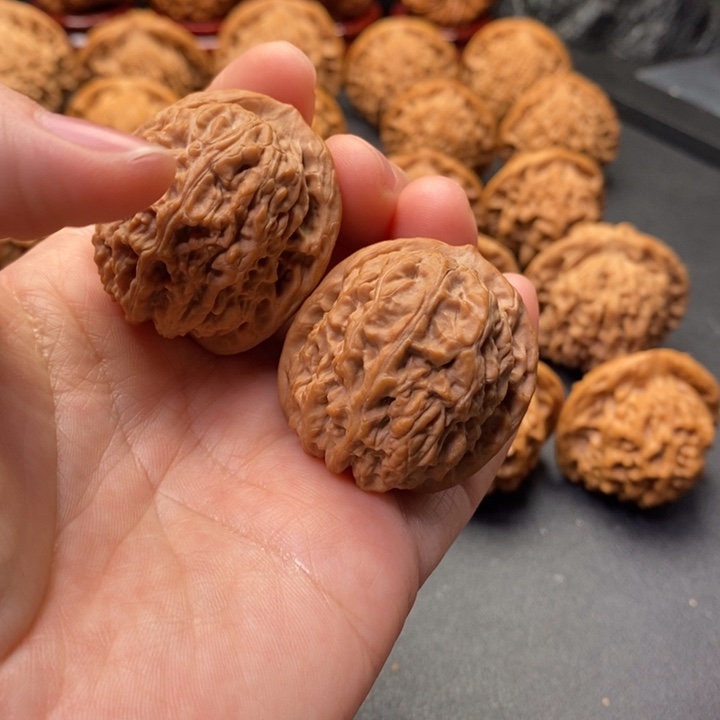 文玩核桃把件36尺麒麟枕原树非嫁接