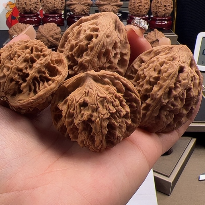 文玩核桃把件鸡心➕盘龙纹 q-020