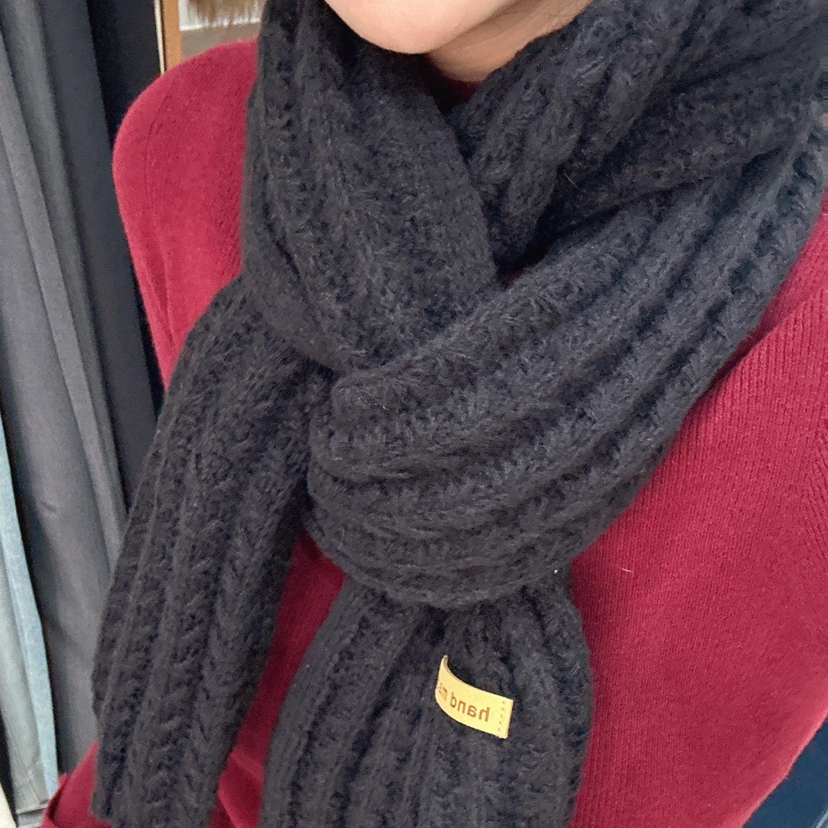 麻花皮标纯色百搭围巾