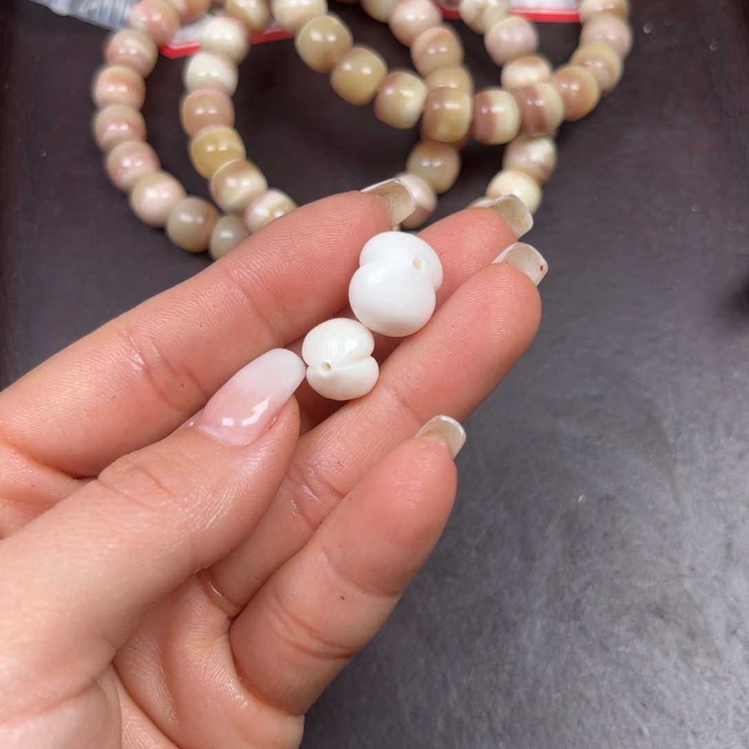 丹***妮手串/手链驼骨编号56打包