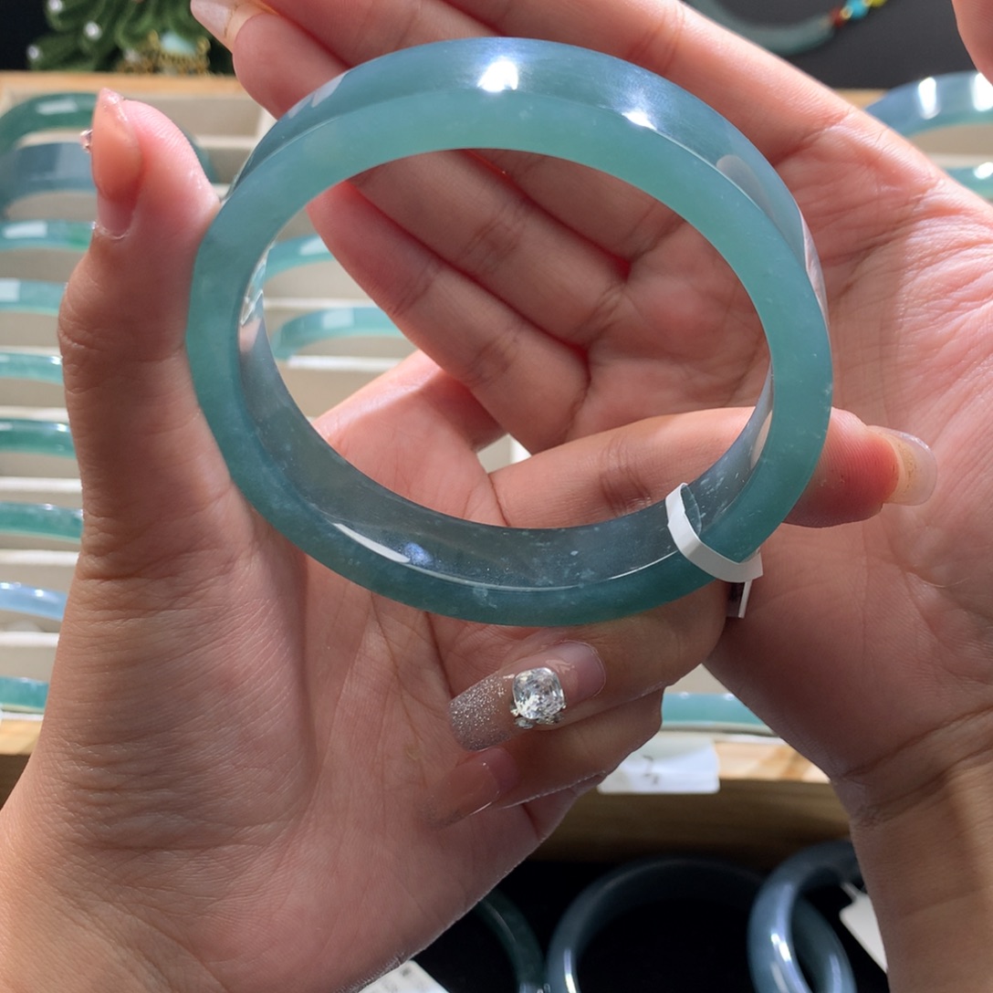 翡翠未镶嵌手镯手镯