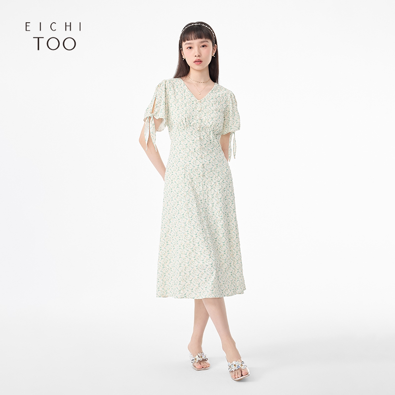 夏季浅绿色时尚碎花V领短袖连衣裙