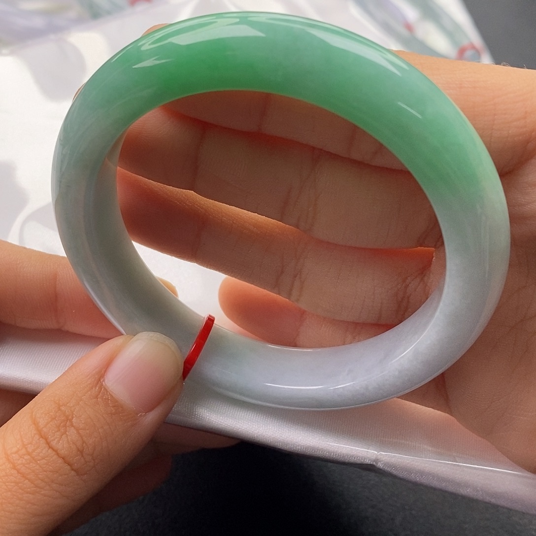 翡翠未镶嵌手镯5657正圈