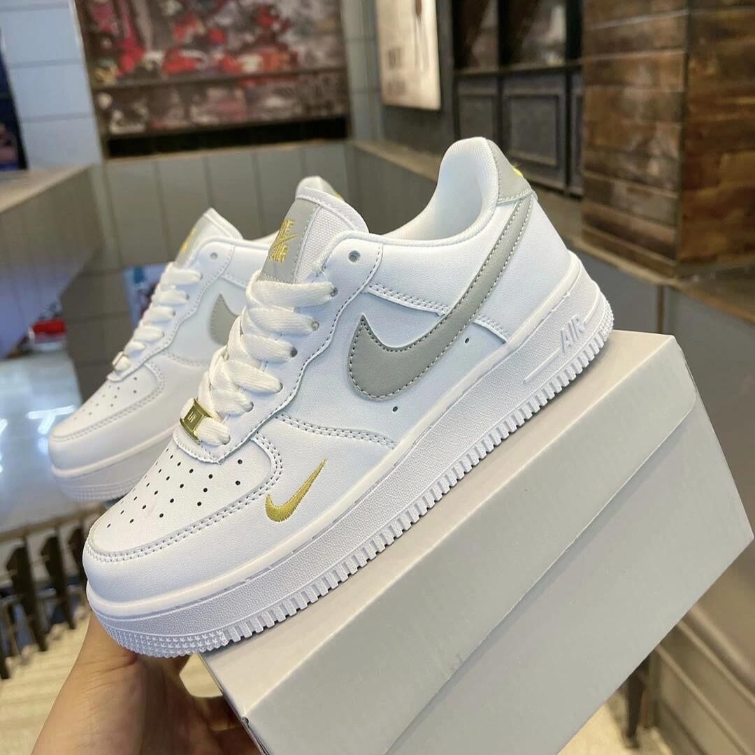 未拆封  NIKE/耐克 AirForce 1Essential男女空军运动鞋