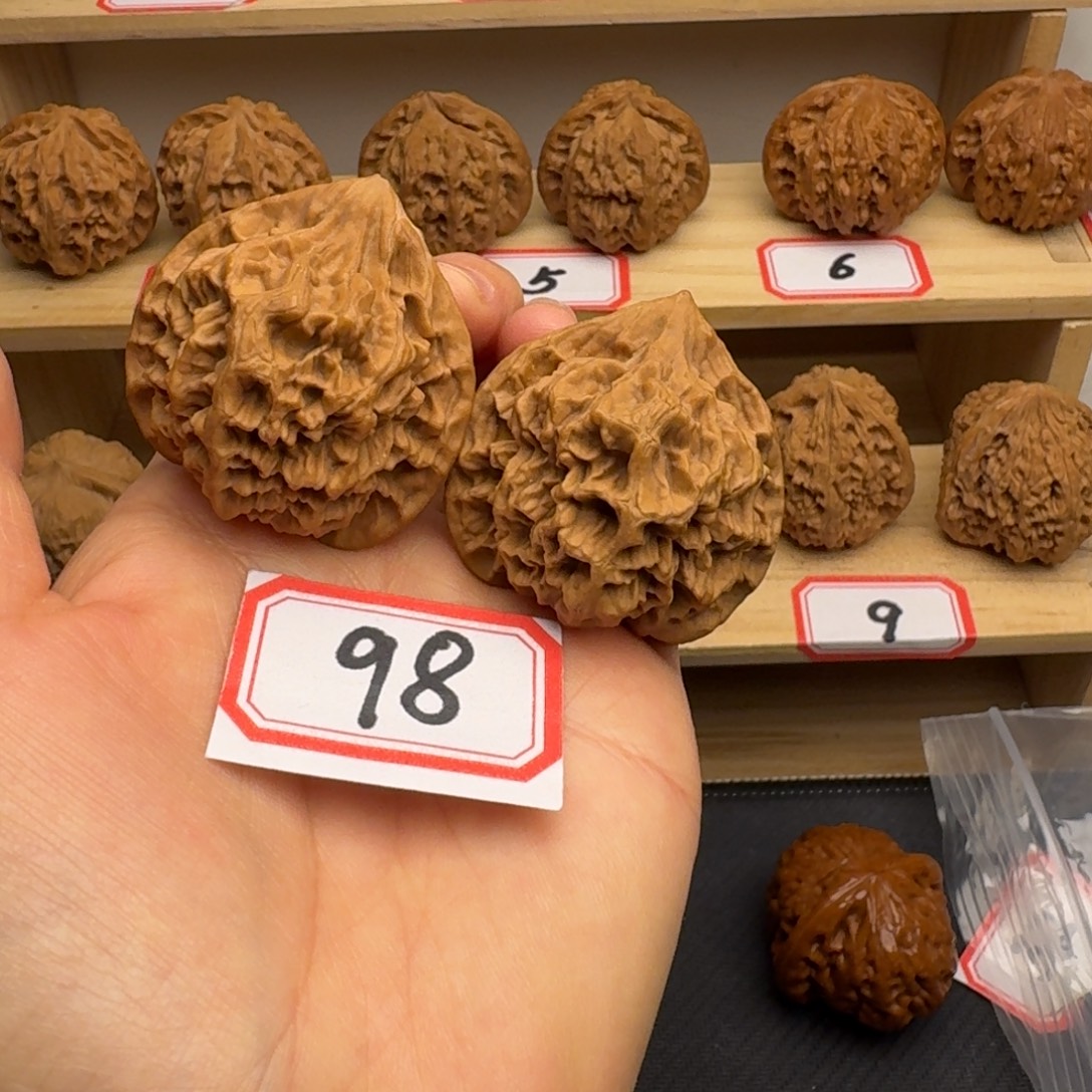 文玩核桃把件全品44尺帝王