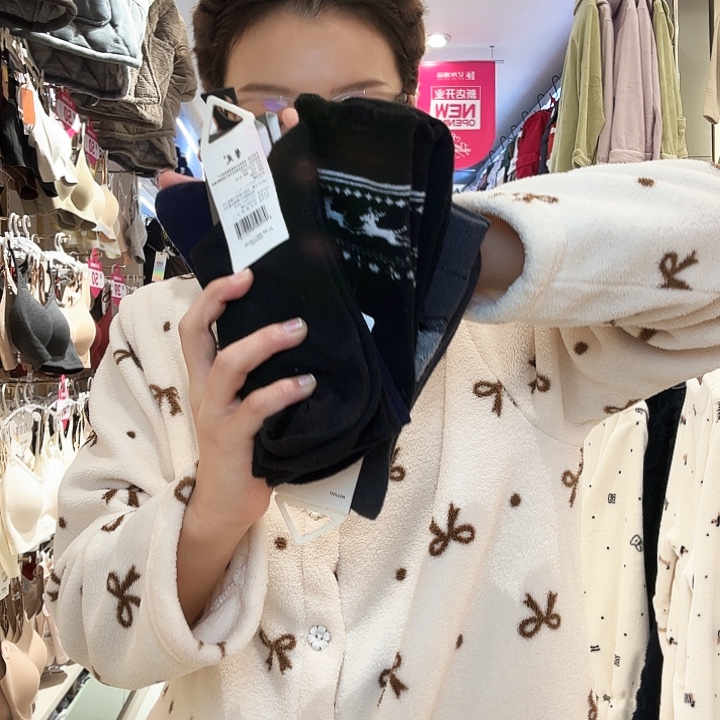 三醋酯纤维袜子四双