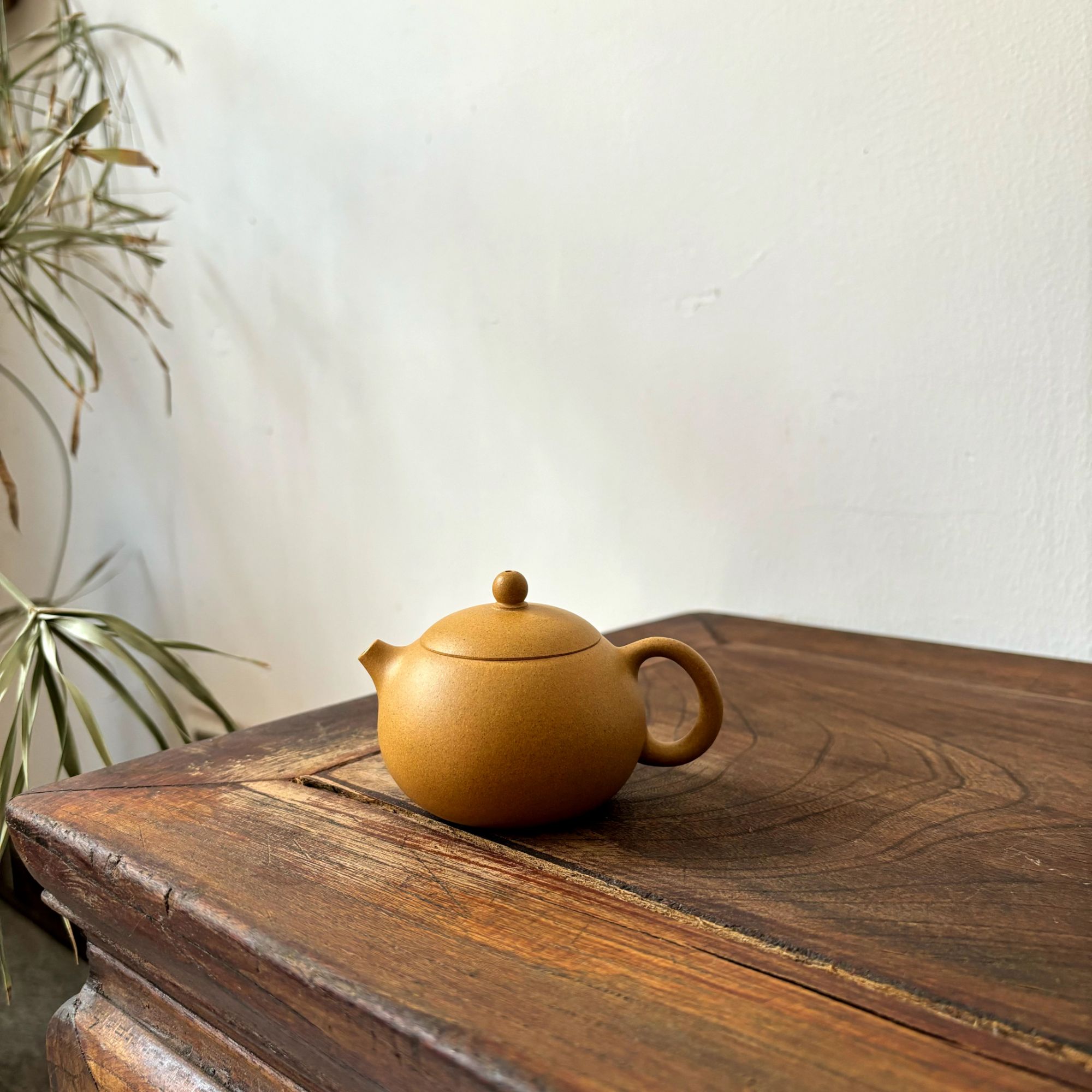 西施紫砂壶 宜兴  段泥  薄胎小品壶 内推球孔设计  容量90CC