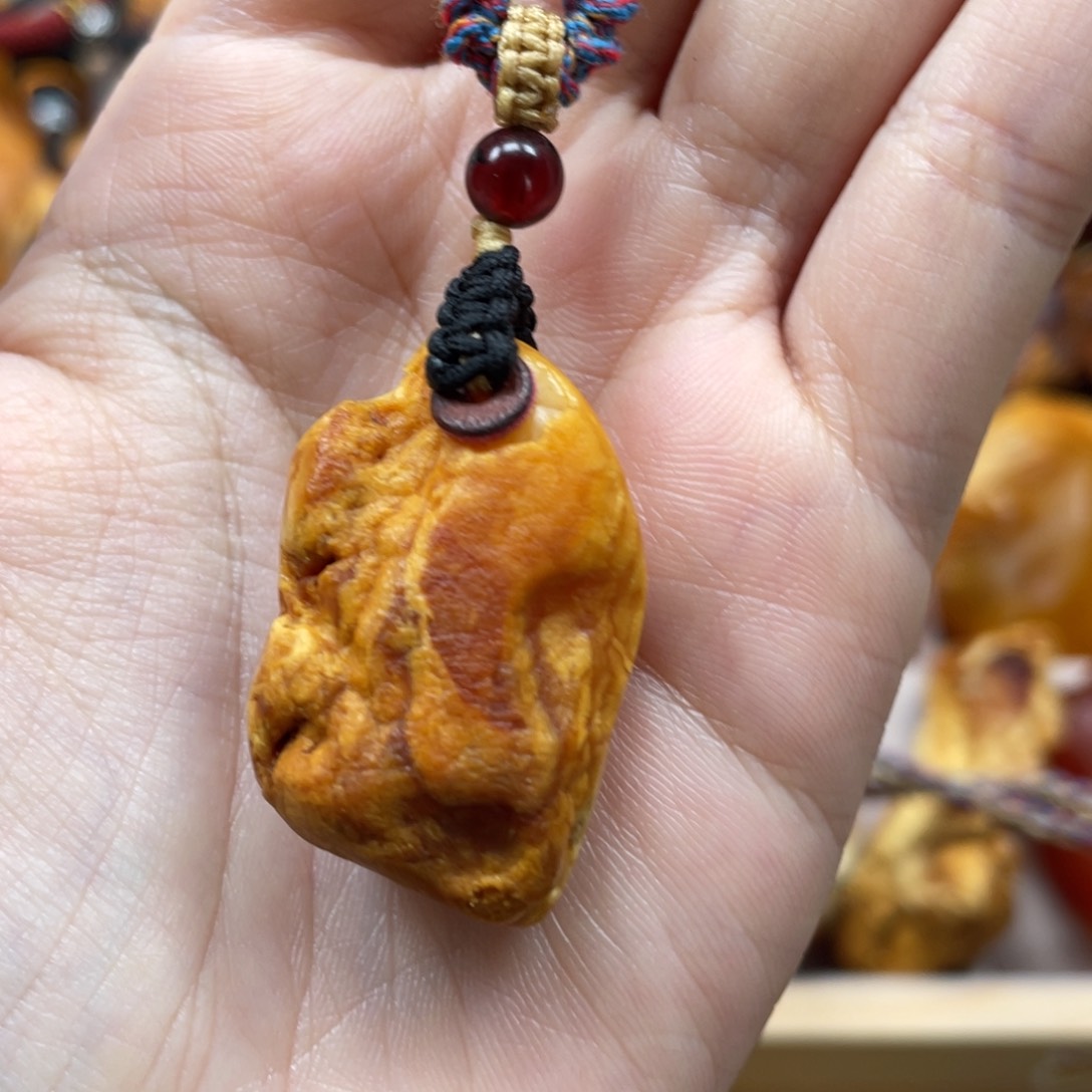 琥珀珠宝奇石未镶嵌