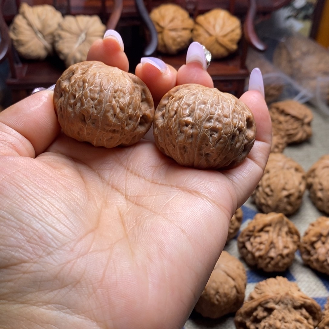 吊坠桃核铁锤全品40