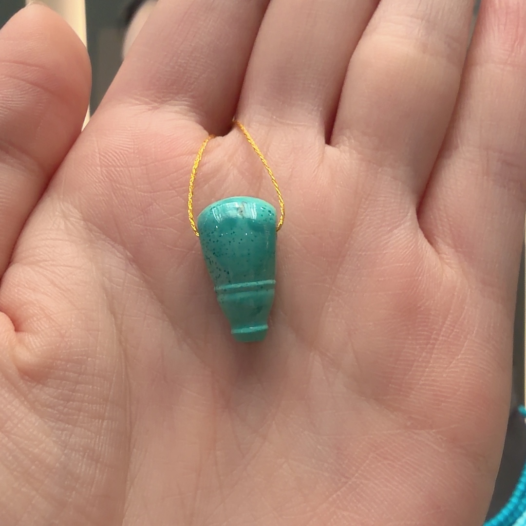 绿松石未镶嵌颈饰