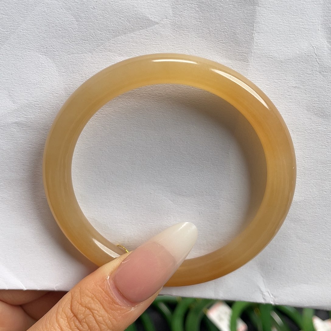 笨***兔和田玉未镶嵌手镯糖色！55