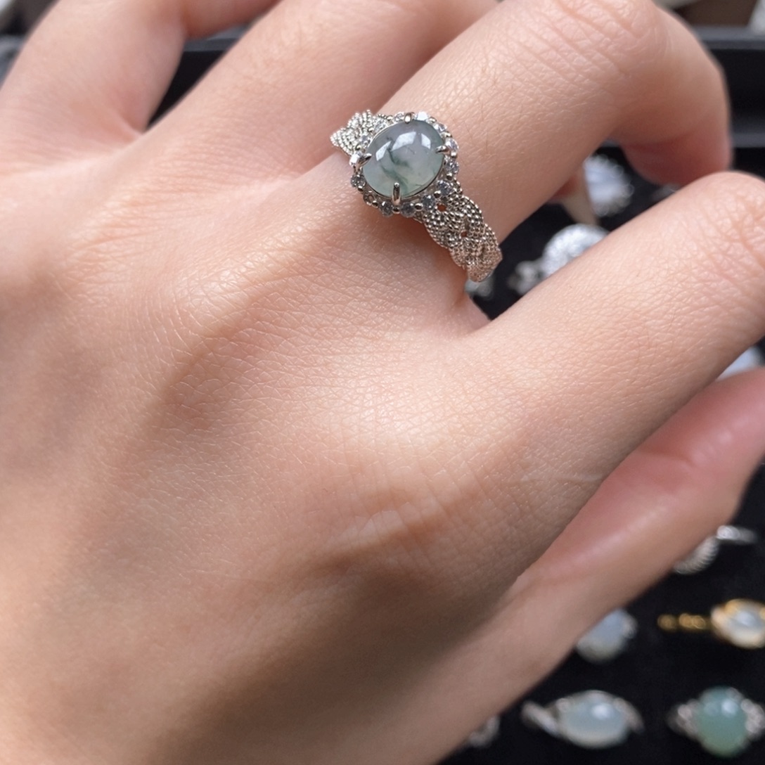 翡翠颈饰未镶嵌翡翠