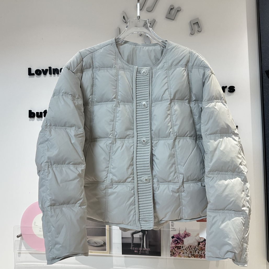 君家双色针织拼接纽扣设计外套