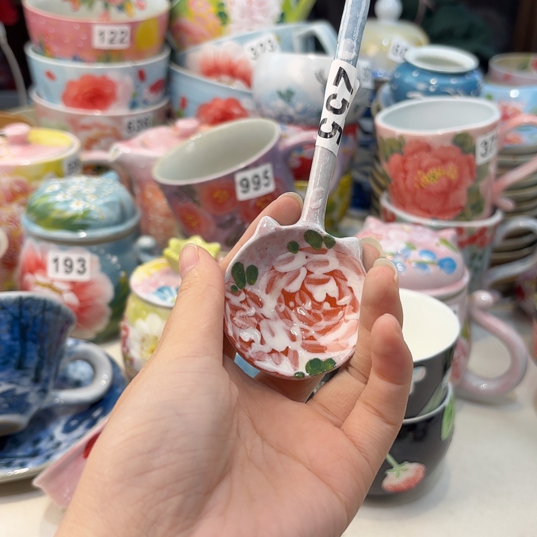 瓷片兔兔好可爱呀打