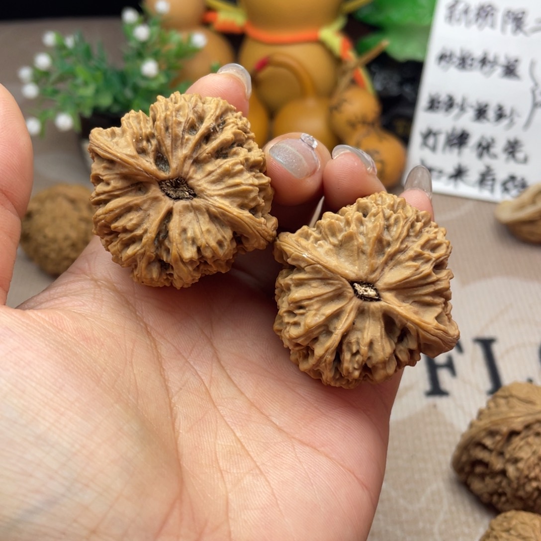 ****品文玩核桃吊坠涿鹿南疆