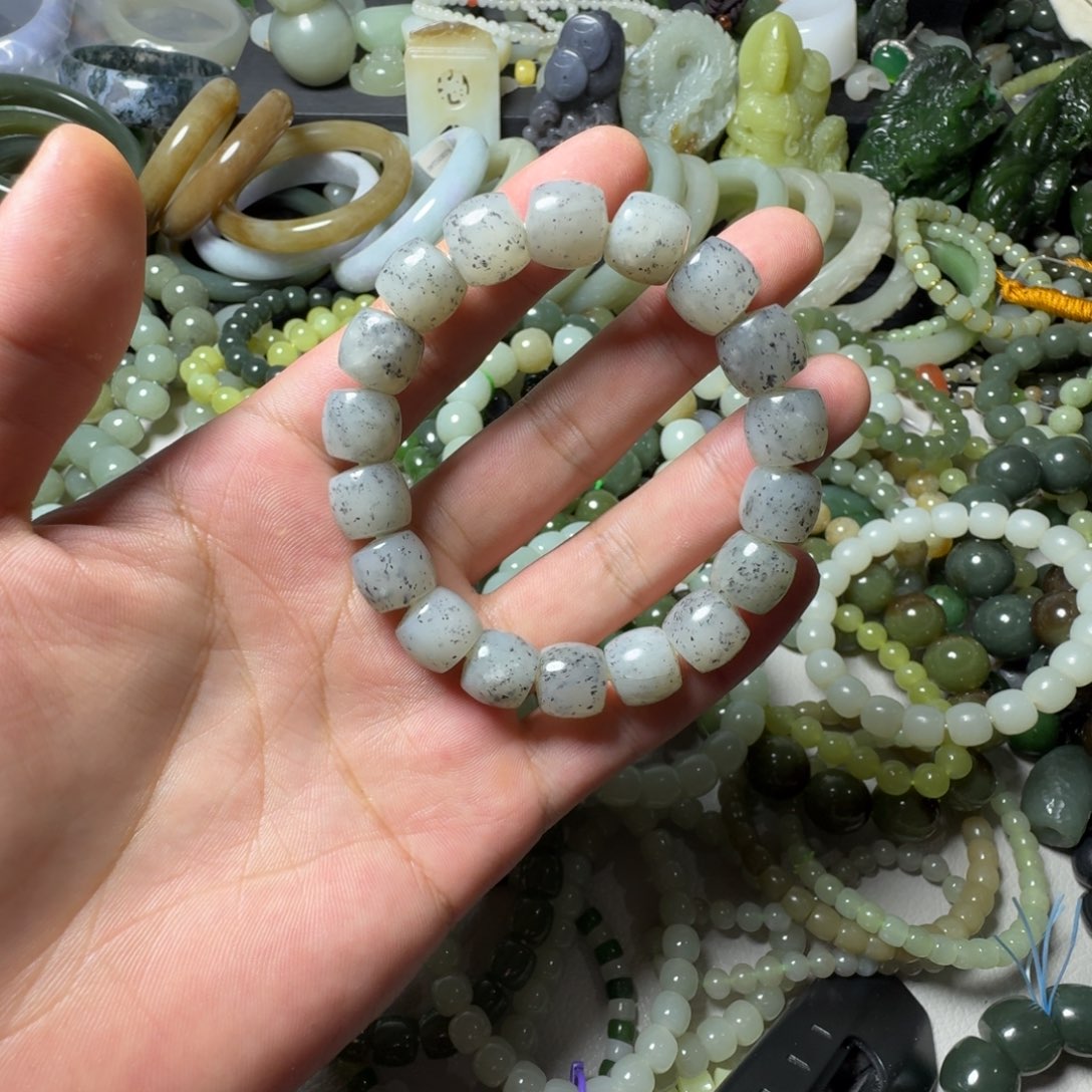 和田玉未镶嵌手串