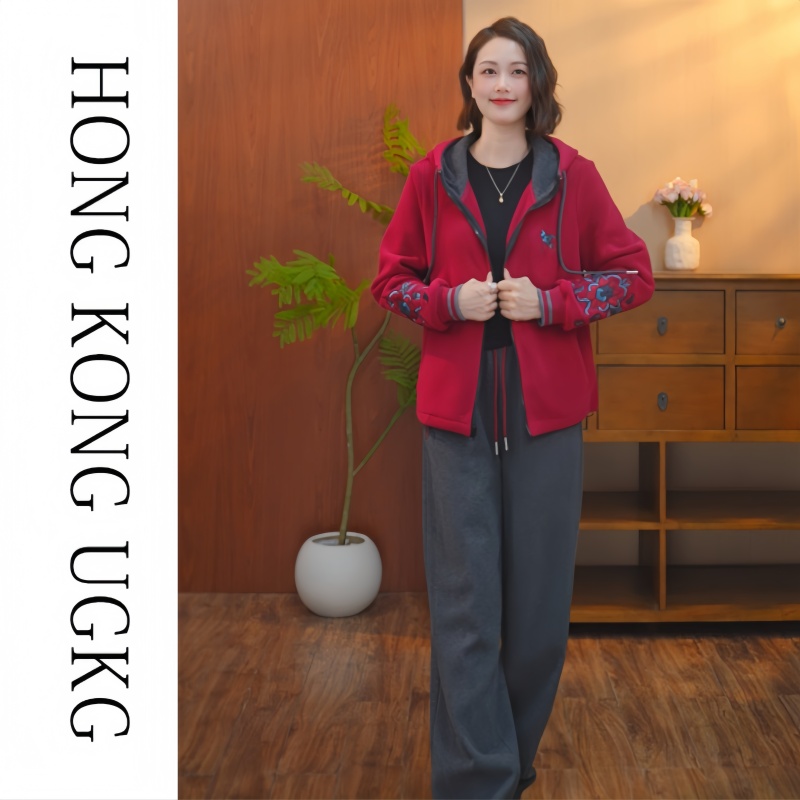 UGKG双面加厚运动套装2025新款女秋贵夫人品牌外套两件套KJ-73254
