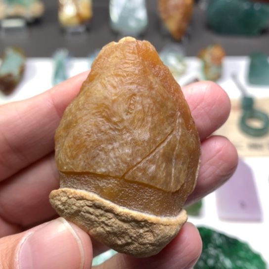 翡翠挂件未镶嵌给***肉天然翡翠黄翡挂件