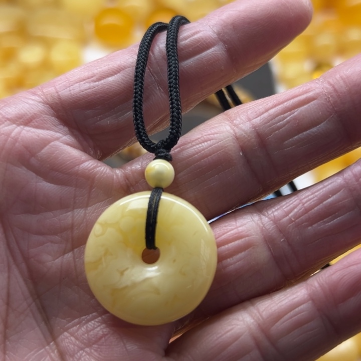 琥珀（矿物珀）未镶嵌裸石