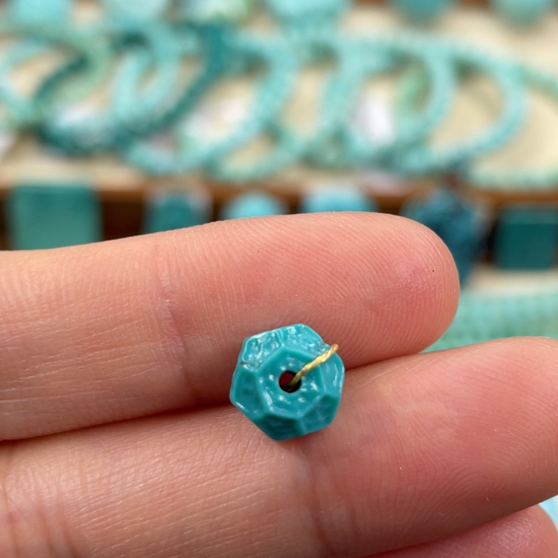 绿松石未镶嵌挂件