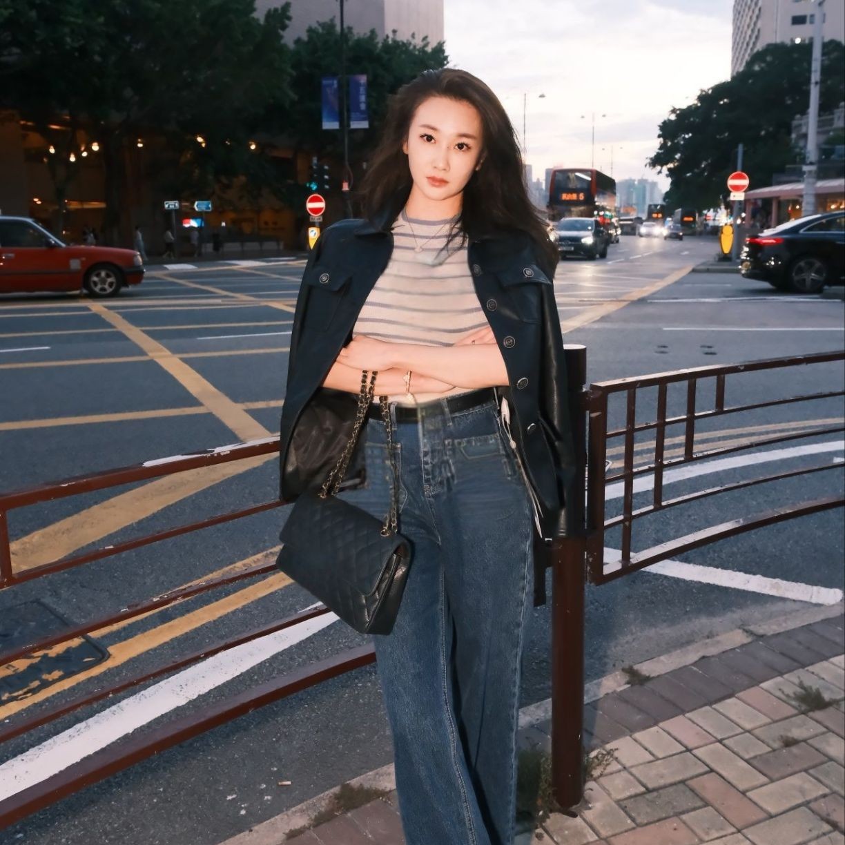 【女主挚爱】早秋新款百搭设计感翻领单排扣时尚皮衣小香风外套女潮