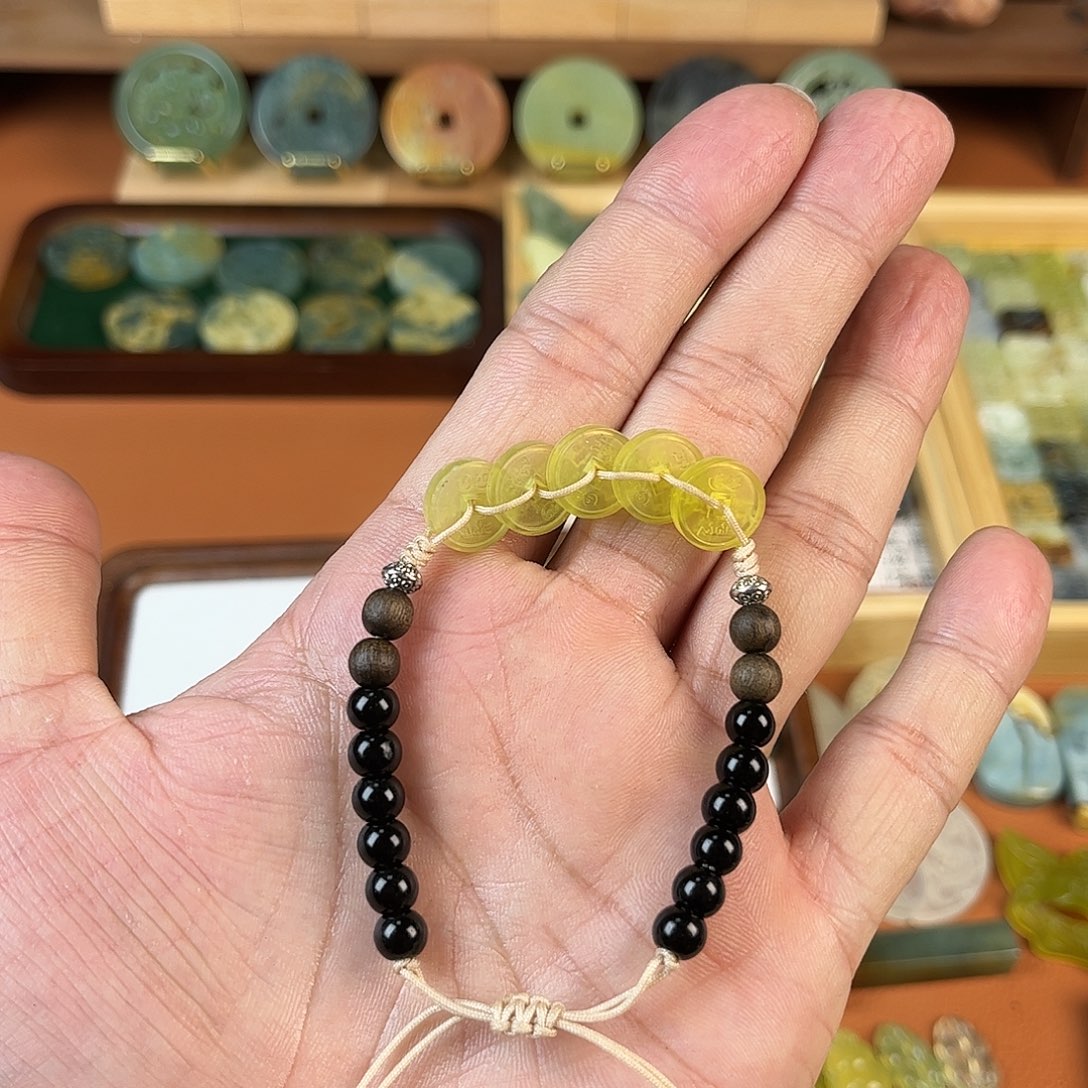 曌***福蛇纹石玉未镶嵌颈饰