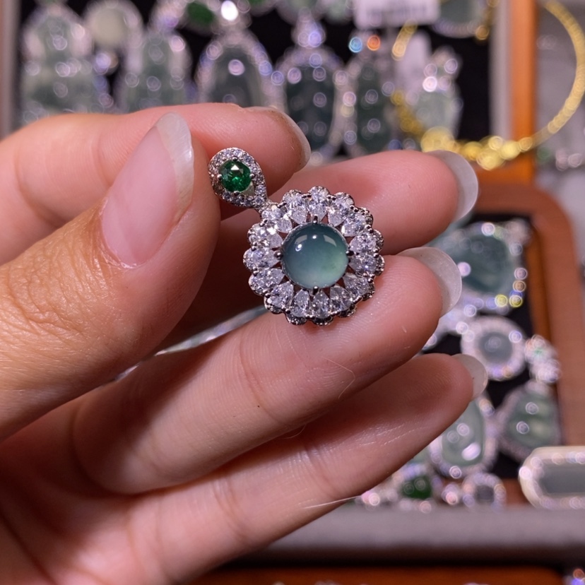 【闪购商品】翡翠未镶嵌颈饰天然