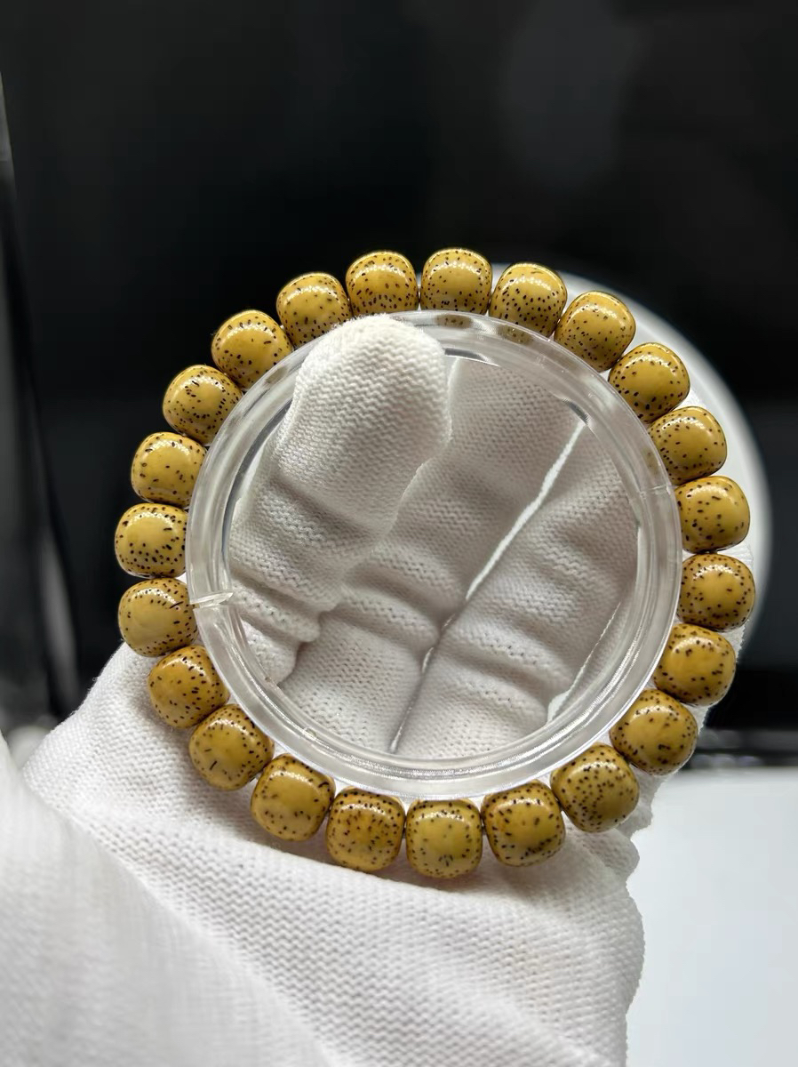 精品款海南毛感料原生态奶黄9X10老型桶珠自盘佛珠单圈