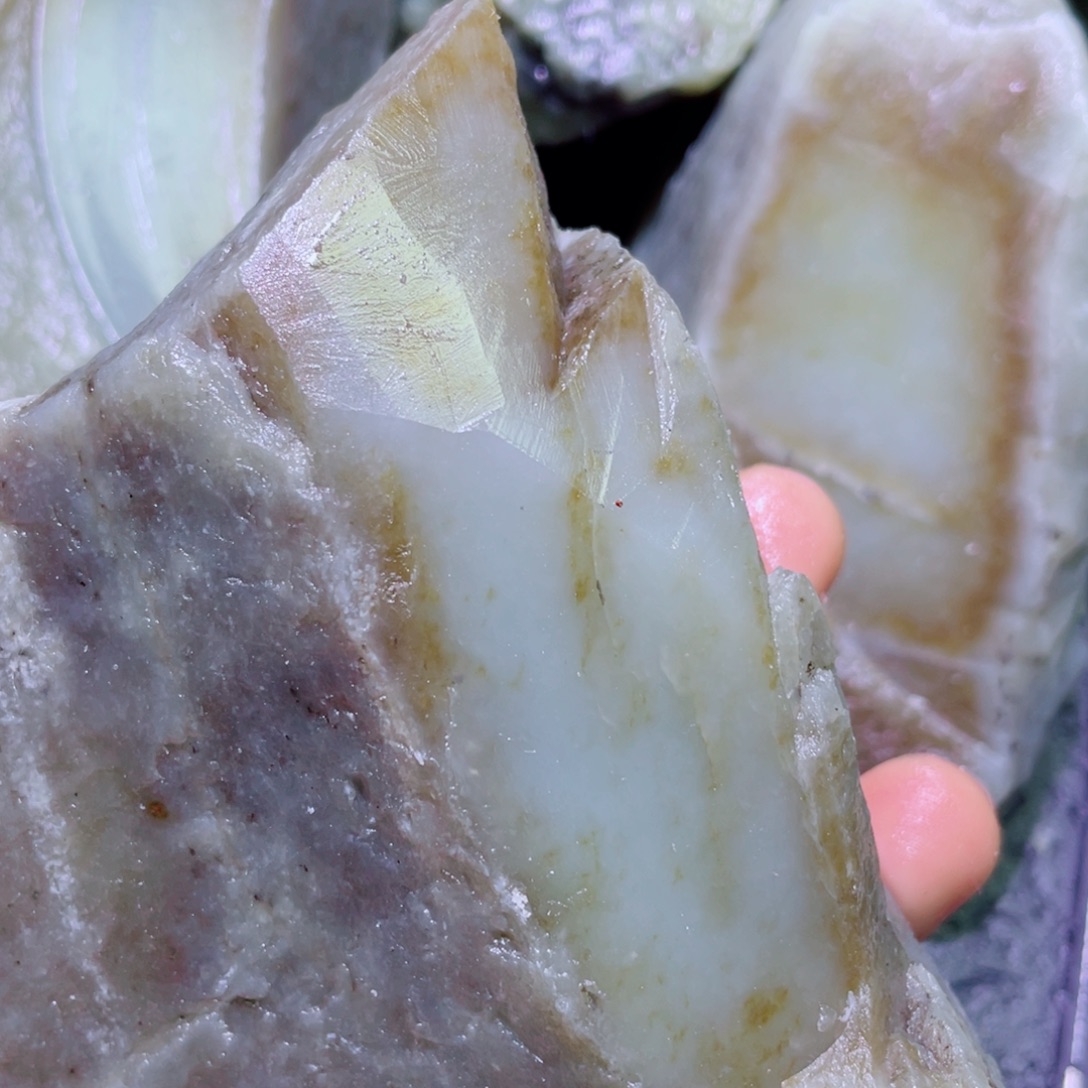 和田玉未镶嵌珠宝半成品