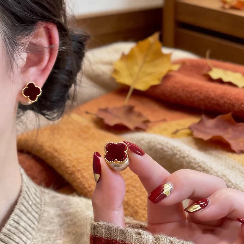 合金耳饰 复古气质四叶花红色耳钉女高级感耳饰新年氛围感BJ-029