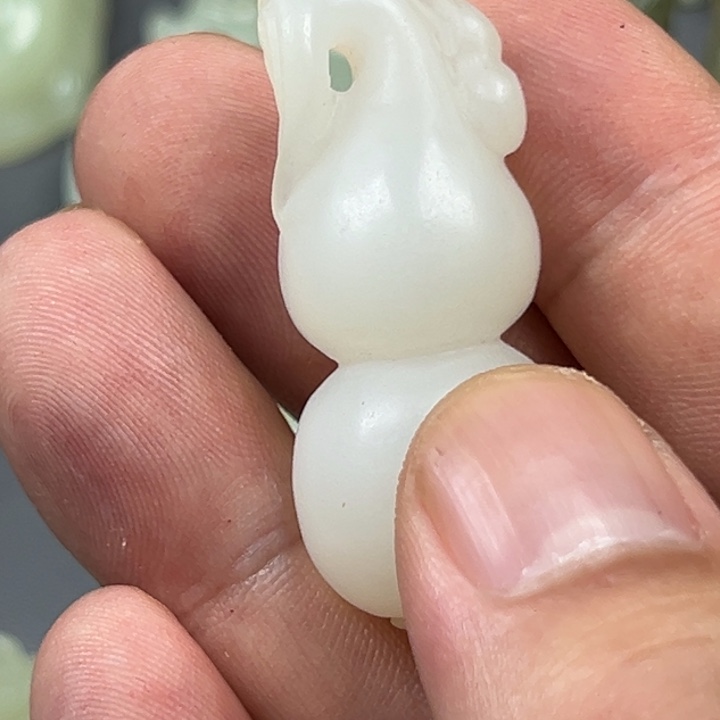 和田玉（糖玉）未镶嵌颈饰丫****芦