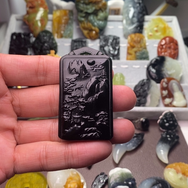 蛇纹石玉颈饰未镶嵌澄*