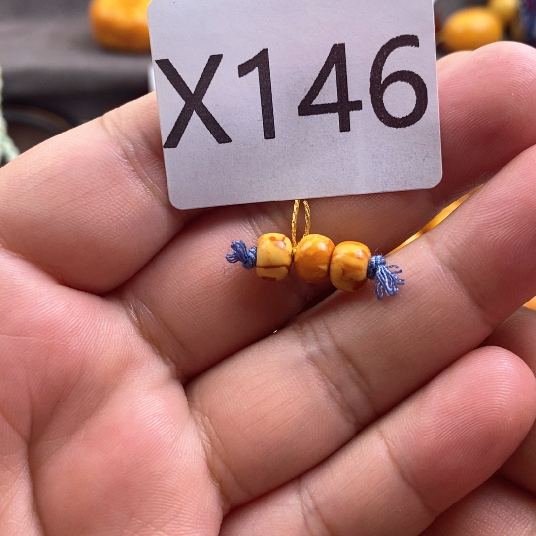 蜜蜡珠宝奇石未镶嵌