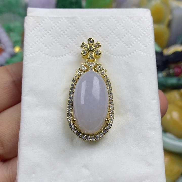 翡翠吊坠(赠链)未镶嵌