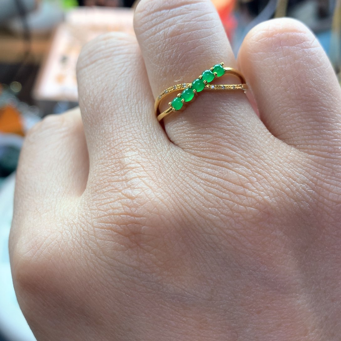 颈饰18K金镶嵌翡翠懂*