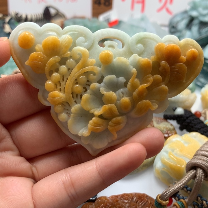 翡翠颈饰未镶嵌保真天然A货翡翠