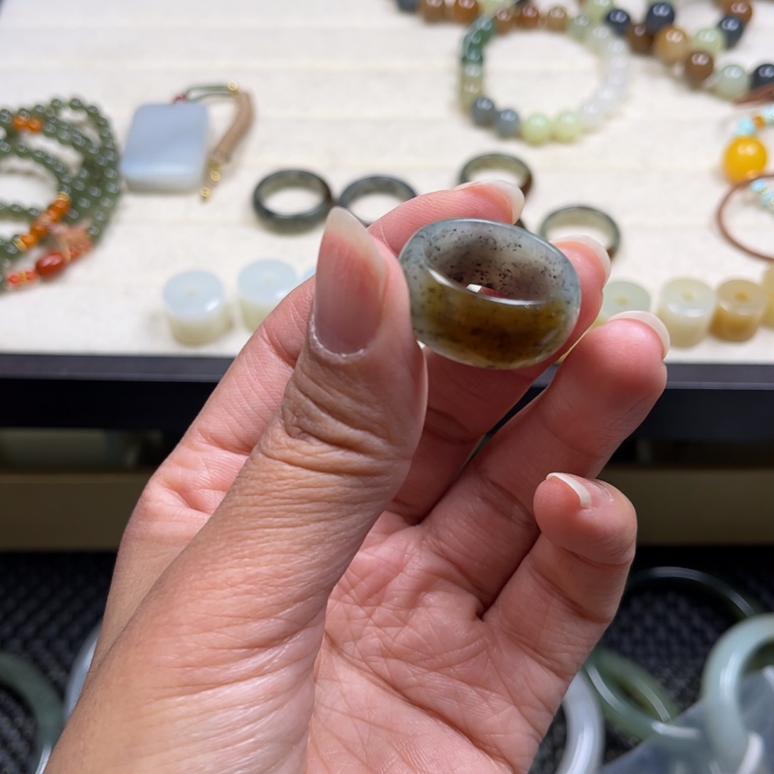 1***2和田玉未镶嵌珠宝半成品指环20