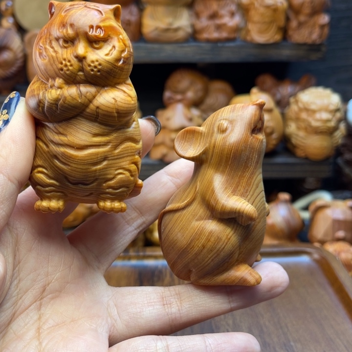 月***见柏木（崖柏）望天鼠➕虎虎生威（微瑕不退不换）