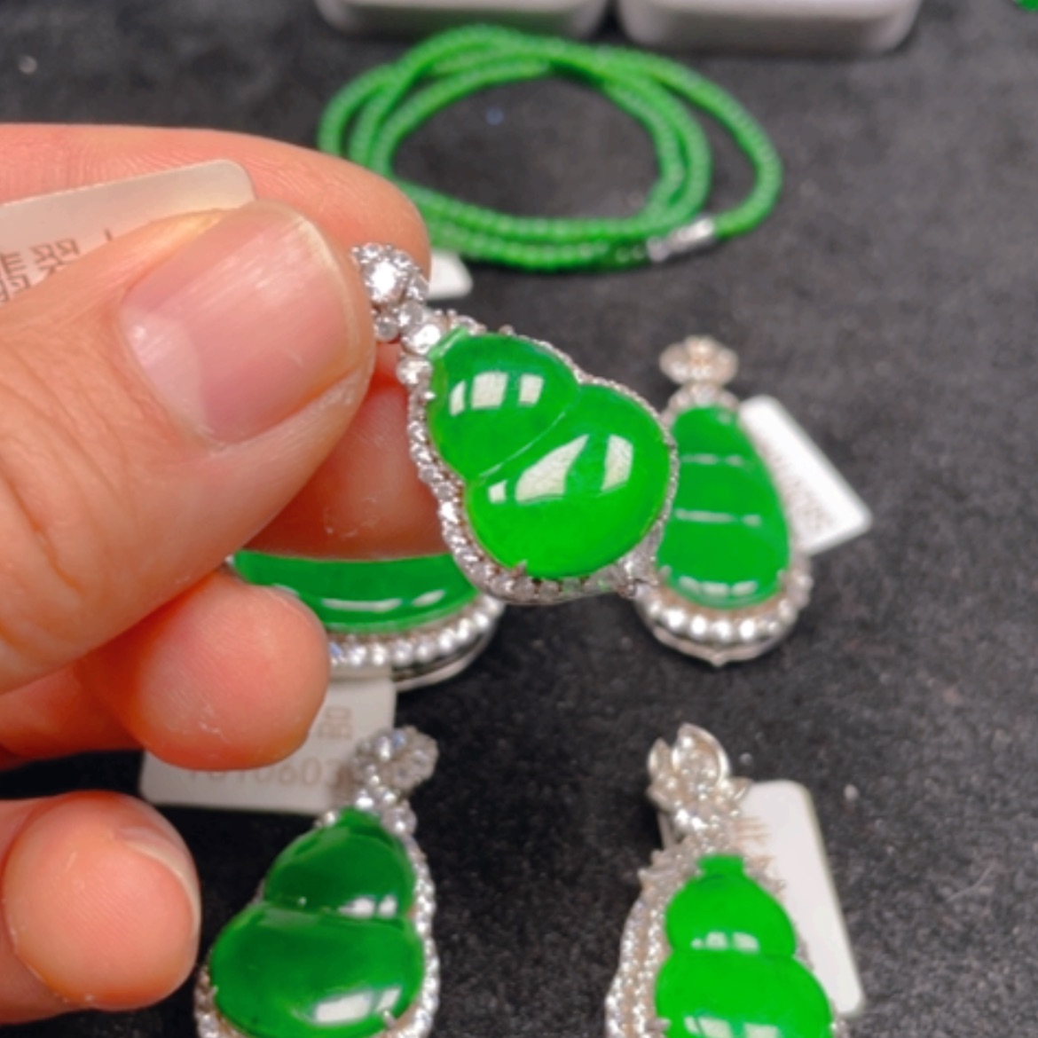 【闪购商品】翡翠颈饰银S925镶嵌吊坠