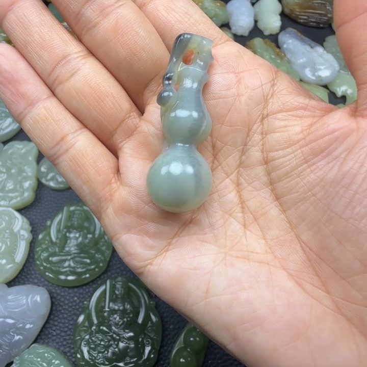 和田玉未镶嵌珠宝奇石